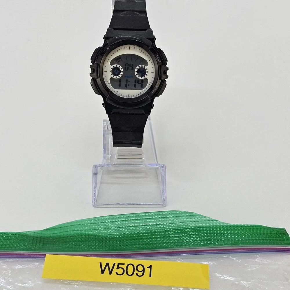 Women's Digital Sports Watch 38MM Black Plastic Bands Light NEW Battery